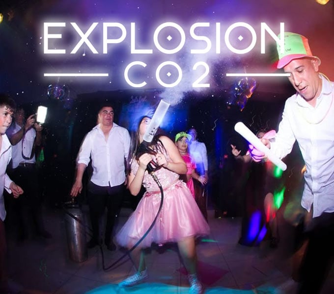 La pistola de CO2 es una opción divertida para eventos especiales como casamientos y cumpleaños de 15 años. Puede crear efectos especiales y una entrada espectacular.